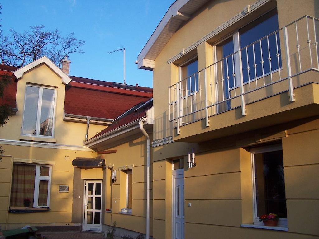 Akacia Apartment - Free Inside Parking, 2 Bedrooms, Garden, Next To Centre Budapest Exterior photo