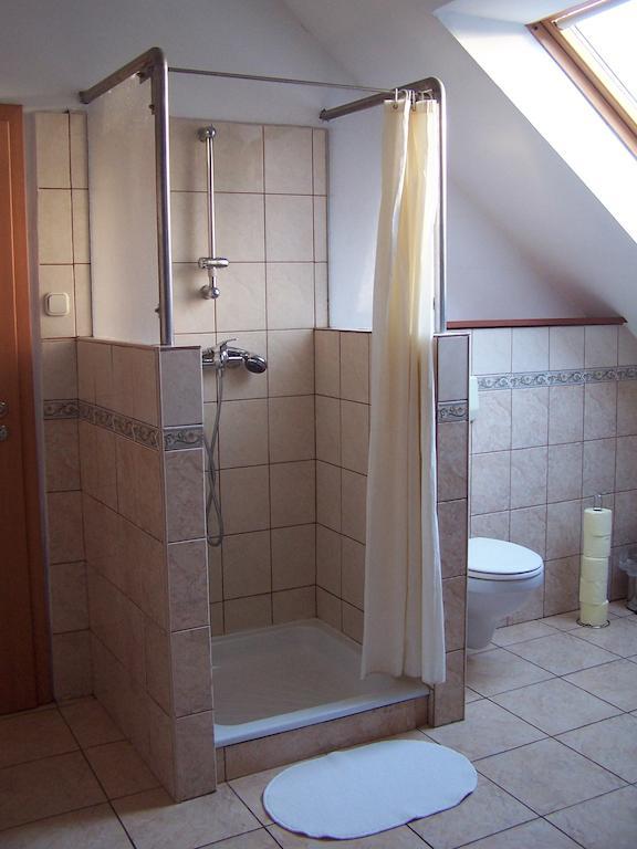 Akacia Apartment - Free Inside Parking, 2 Bedrooms, Garden, Next To Centre Budapest Room photo